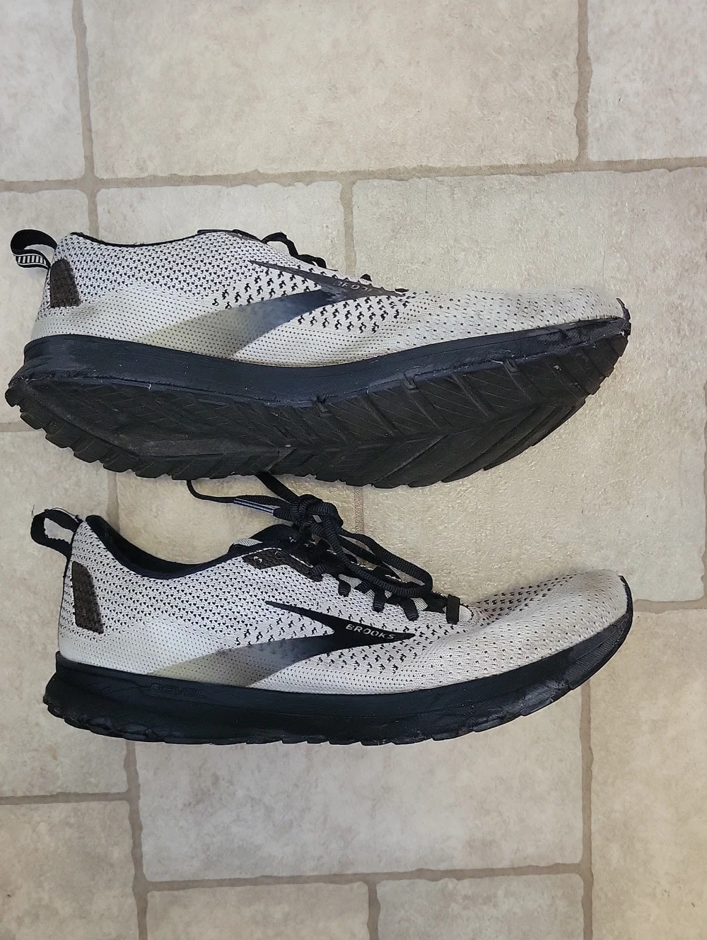 Brooks Revel 4 Running Shoes 9.5